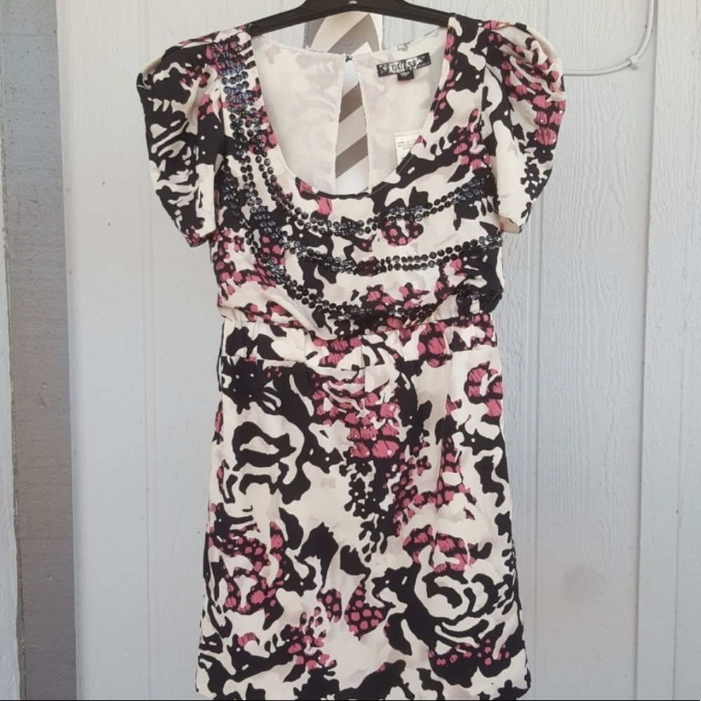 DRESS GUESS WITH TAGS!